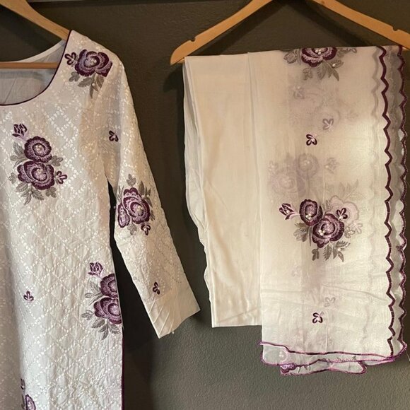 Elegant 3-piece White and Purple Embroidered Suit - Picture 3 of 3